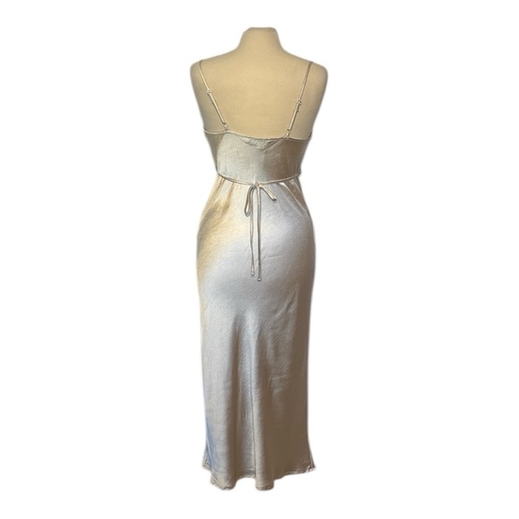 Motel Rocks Palasha Dress in Satin Ivory size Small NWT - Picture 4 of 10